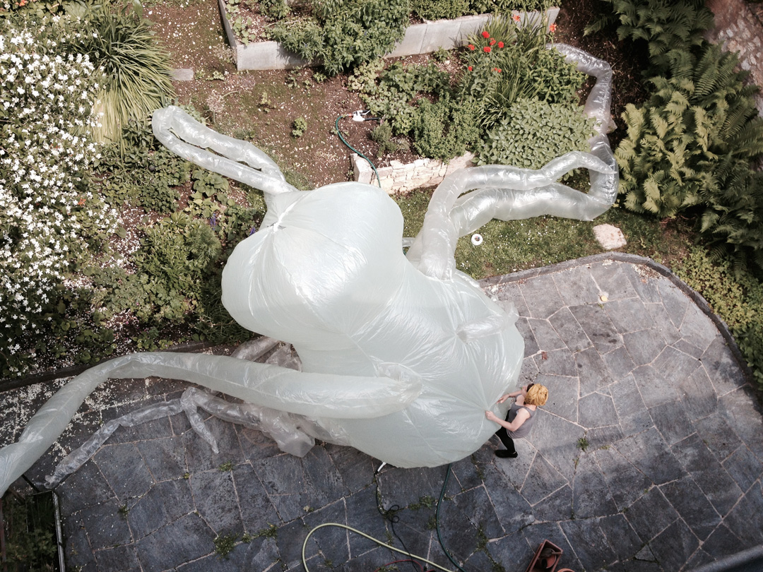 sculpture-gonflable-en-collaboration-avec-vera-trachsel